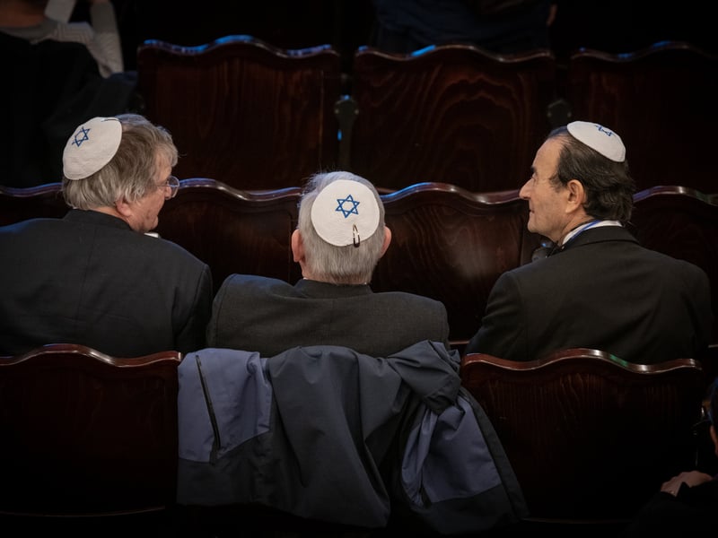 Concluding the proceedings was a reading of the seven statements of commitments with candles lit by representatives of the different groups persecuted in the Holocaust, by Nazi persecution and in the subsequent genocides which followed.