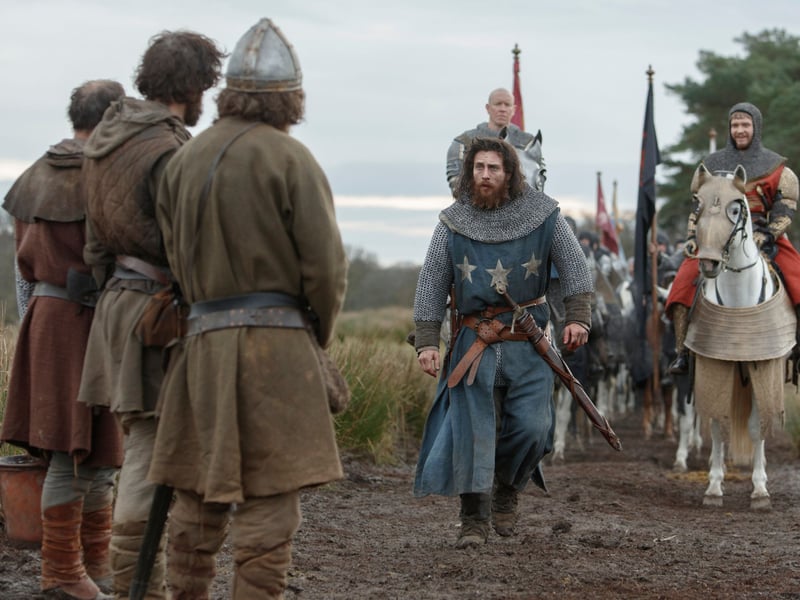 With that being said, he didn’t quite meet his co-star, Aaron Taylor-Johnson’s, levels of accent mastery. Portraying James Douglas in Outlaw King, many watching the film said they didn’t realise that Taylor-Johnson was not only English, but were also shocked to learn he was the same actor from Kick-Ass.