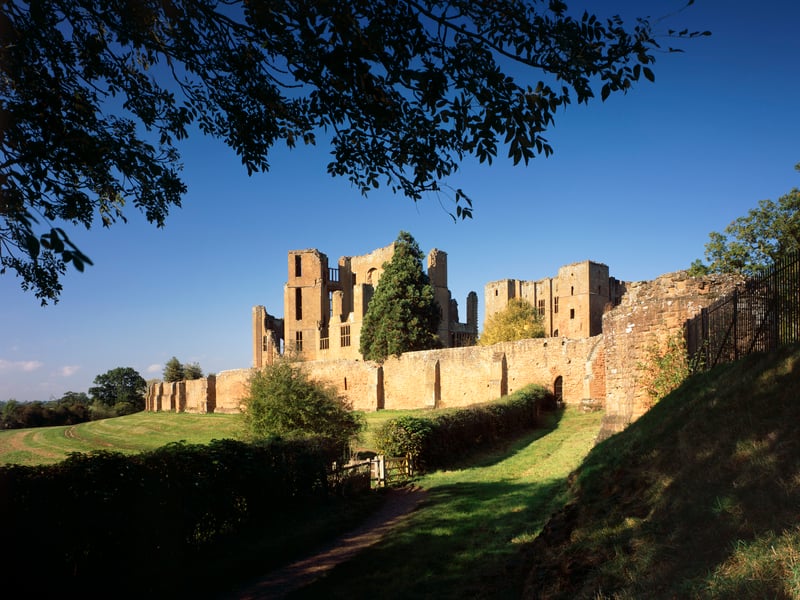Located in Warwickshire, this historic castle was constructed from Norman through to Tudor times, the castle was the subject to the six-month-long Siege of Kenilworth in 1266, and formed a base for Lancastrian operations in the Wars of the Roses.