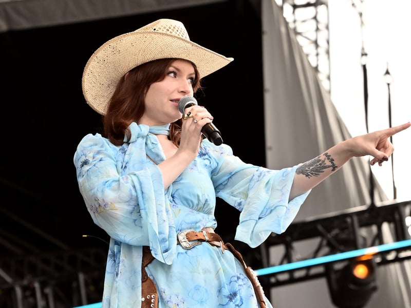 Also for country fans, American singer-songwriter Willow Avalon will perform at SWG3 Galvanizers on Thursday, February 26.
