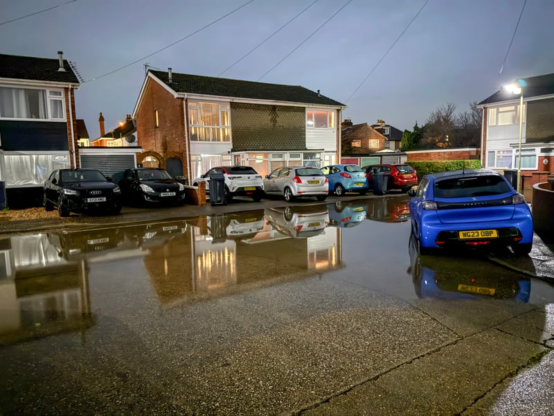Flooding in Gosport, Hampshire after heavy rain started at 4pm into the evening - pictured is Arden Close - 01/02/26