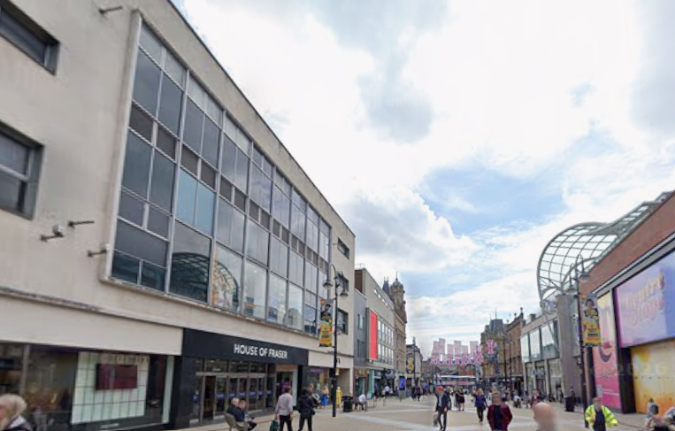 Leeds secures third place with 69.33, which might surprise those who think of it as a busy northern hub. Despite having three airports and a population of 455,123, the city is said to boast exceptional air quality with an AQI of just 2 - the lowest on the list. The presence of 21 walking tours suggests green spaces and pedestrian-friendly areas.
