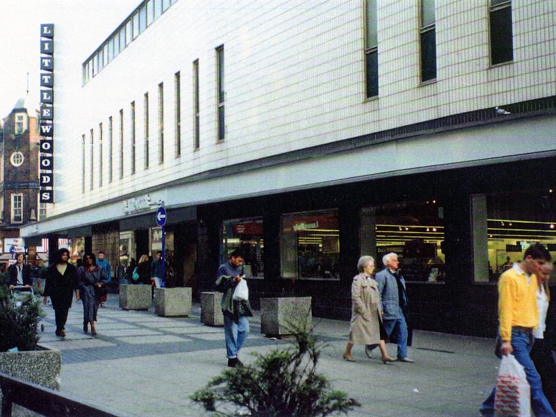 Littlewoods department store on Kirkgate. The store was opened in 1952, rebuilt in 1970 and closed in 1997. On the left of the picture is the junction with Central Road, with Dewhurst Butchers on the corner.