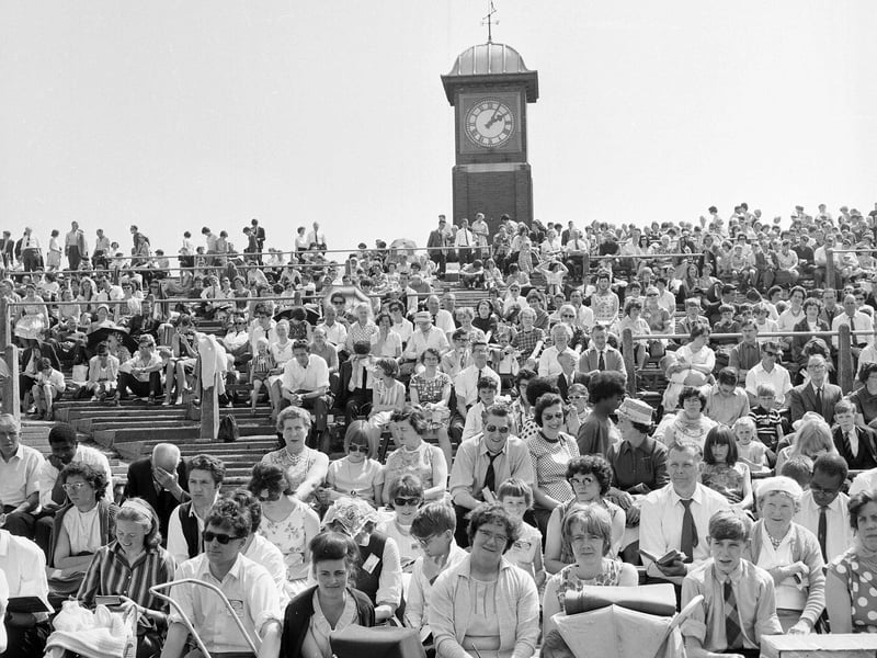 The crowd at a gathering of Jehovah's Witnesses at Murrayfield in June 1965.