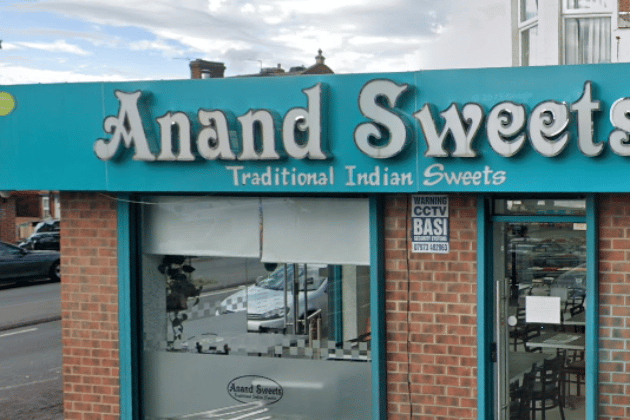 A vegetarian institution in Harehills, Anand Sweets is famous for its massive selection of Indian sweets and savoury snacks. Frequent visitors recommend the thali for a variety of flavours, consistently calling it one of the best value spots in the city. 🍴 109 Harehills Road, Leeds LS8 5HS