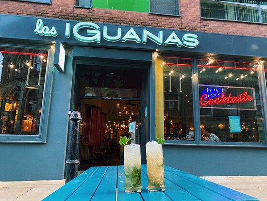 If you're after a Latin-themed Monday, Las Iguanas offers 2-for-£13 cocktails all day, every day, alongside their popular bottomless tapas deals. It’s a great spot for a 'mate night' or a rowdy celebration, with bold Mexican flavours and a constant stream of margaritas keeping the energy high until late. 📍 Unit V4, The Light, Leeds LS1 8TL