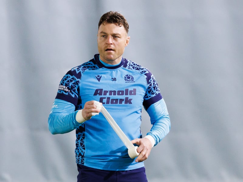 Barged through stubborn Italian defence on 24 minutes to get Scotland on the scoreboard after persistent pressure. Carried with his usual gusto. Sliced a kick into touch late on when Scotland stole a lineout. 6