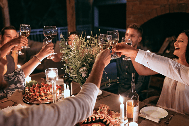 Copy: Aimed at a slightly younger crowd (ages 24–34), this 'secret' dinner party is all about real conversation. It’s a self-guided experience with no gimmicks. Just a small group of singles, good food, and plenty of room to breathe. 📞 Franco Manca, 1 Trinity St, Leeds LS1 6AP