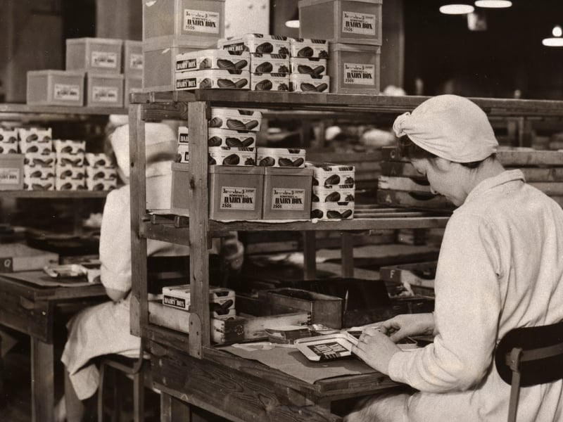 Women packing Dairy Box chocolates at the Rowntree factory, York, in 1948