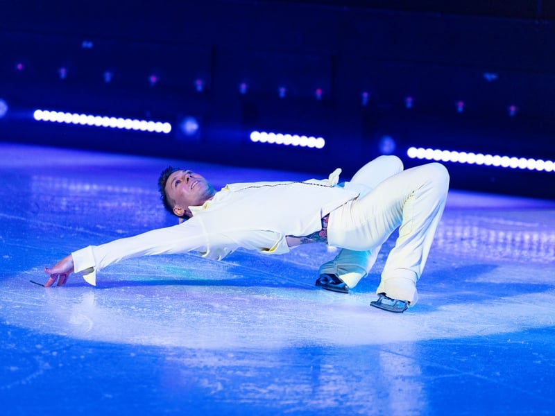 Another Olympian returning to Hot Ice XC in 2026 is Shawn Sawyer. Representing Canada at the 2006 Winter Olympics, Shawn has also performed in Cirque Du Soleil, and joined the Hot Ice cast in 2025.