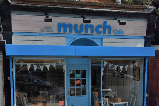 Munch Café has built a stellar reputation for serving some of the best-value and most consistent breakfasts and brunch options in the city. From their perfectly cooked full English to their loaded breakfast wraps, it’s the kind of reliable neighbourhood spot that residents rely on for a high-quality start to the weekend that seldom disappoints. 🍽️ Hyde Park Road, Leeds, LS6 1PY