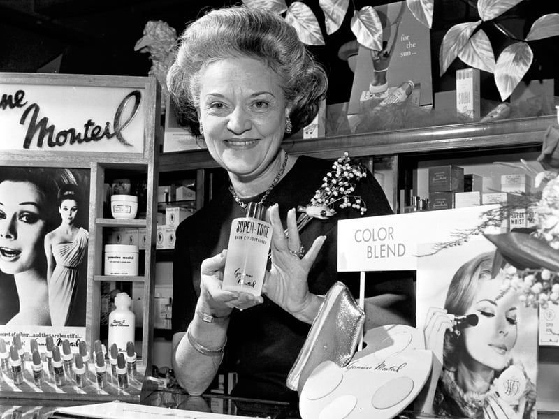 Isabelle Erdman promotes Germaine Monteil skin conditioner at the Jenners department store beauty counter in June 1964