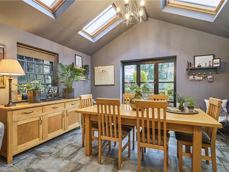 Dining room.