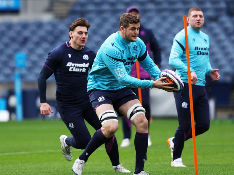 A monster in the pack. Disrupted two England attacks at key moments. 8