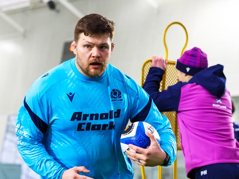 His inclusion from the start was eyecatching. Part of a scrum that struggled under pressure from the English. Replaced by Schoeman on 49 minutes. 6
