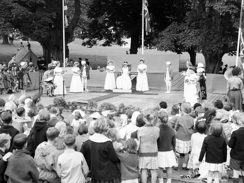 The Davidson's Mains Gala Queen being crowned in June 1963.