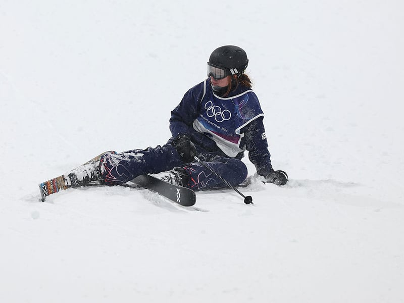 Kirsty Muir following her fall in run three of the Women's Freeski Big Air Final.