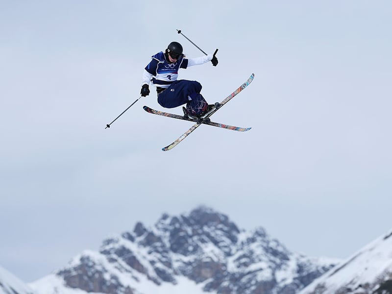 Kirsty Muir performs a trick during her first run during the Women's Slopestyle Final on day three of the Milano Cortina 2026 Winter Olympic.