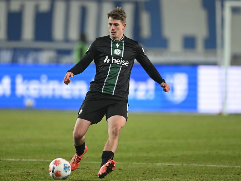 The Swedish international moved to the 2. Bundesliga in the summer after falling down the pecking order at Celtic, and flourished at the Heinz von Heiden-Arena. After struggling to break into the side originally, Nawrocki has become a mainstay in the centre of defence and racked up some impressive stats. He has three assists for his new side and has made more defensive contributions than 93% of other defenders in the league. Currently in fourth position and just two points behind Schalke at the top of the table, the defender will be hoping he can lead his new side to promotion to the top tier.