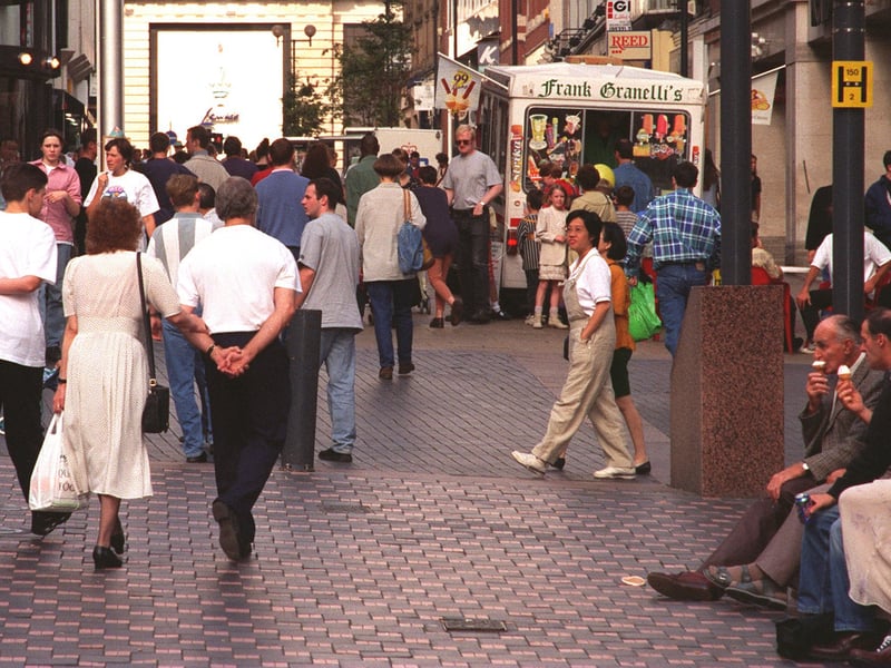 Shoppers on Lands Lane in November 1994.