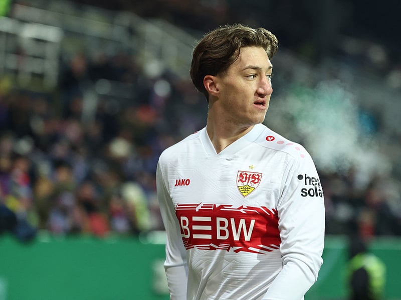 Stiller was forced off in the 78th minute of Sunday's 3-3 draw against Heidenheim due to knee injury and will need to be assessed. Head coach Sebastian Hoeneß says he is "hoping it isn't serious", but is a major doubt for Thursday's game in a big blow to the German side.