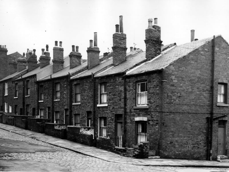 Looking across Osborne Street to Woodsley View in November 1963. Just in from the left is number 11 Woodsley View, moving right numbers follow in sequence to 23 on the right. This is the corner with Osborne Street. Number 30 Osborne Street is the house with the gable wall and door on the right.
