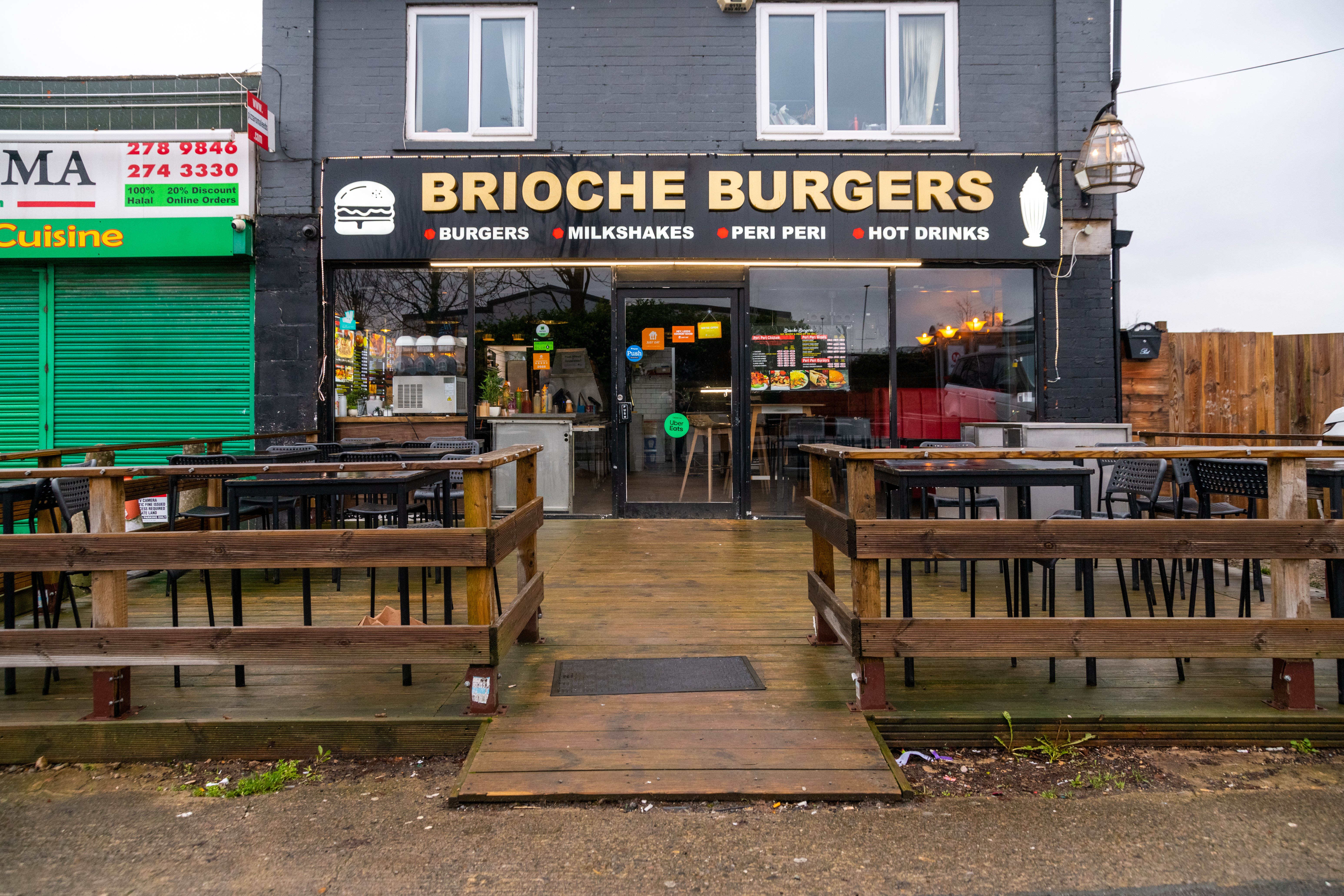 A highly-rated fast-food favourite that fans describe as 'superior' to your standard burger joint. It is celebrated for its perfectly cooked beef patties, non-greasy fries, and genuinely spicy chilli sauce. 🍴 17a Stonegate Road, Leeds, LS6 4HZ