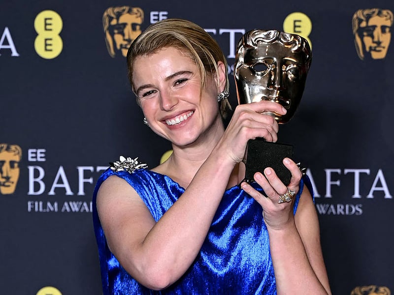 Jessie Buckley, who was made an honourary Glaswegian during the filming of 'Wild Rose', with her BAFTA for Best Actress for her performance in 'Hamnet'.