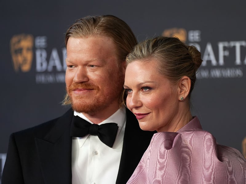 Acting couple Jesse Plemons and Kirsten Dunst at the awards.