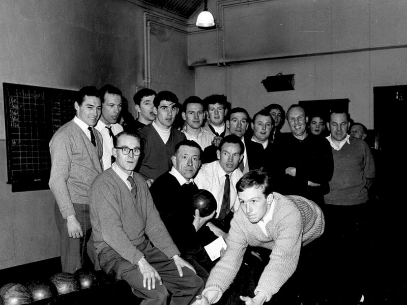 Hearts Alan Gordon plays skittles against Church Hill Hearts Supporters Club in Craigmillar's Whitehouse Roadhouse.