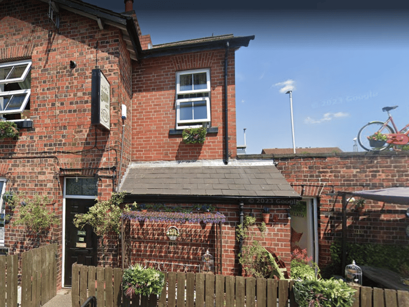 The Station House Cafe & Bistro in Garforth has a 4.9* rating from 348 reviews. A Tripadvisor reviewer said: “We’ve had a few takeouts from here and each time the food has been SO delicious! The pizzas are perfection and their lunchtime sandwiches are amazing too. A real hidden gem in Garforth with lovely owners too.”