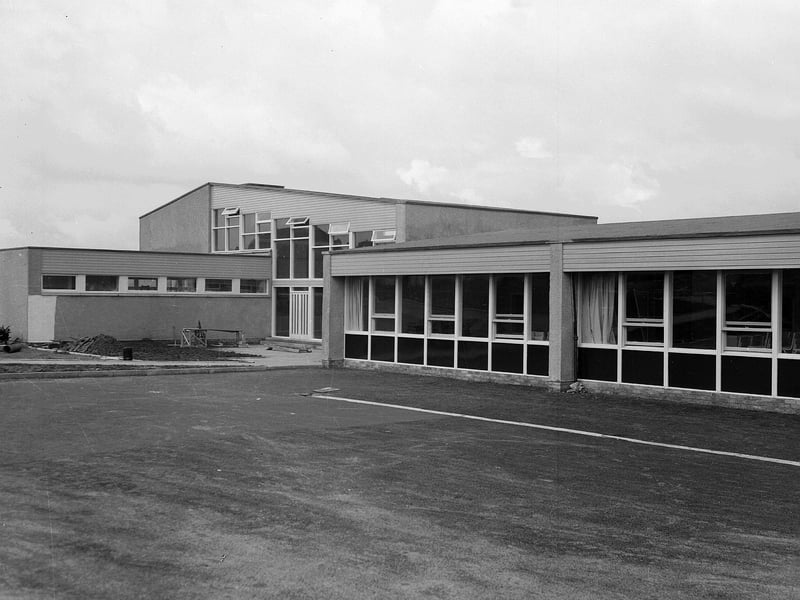 Teh new Currie Primary School in August 1963.
