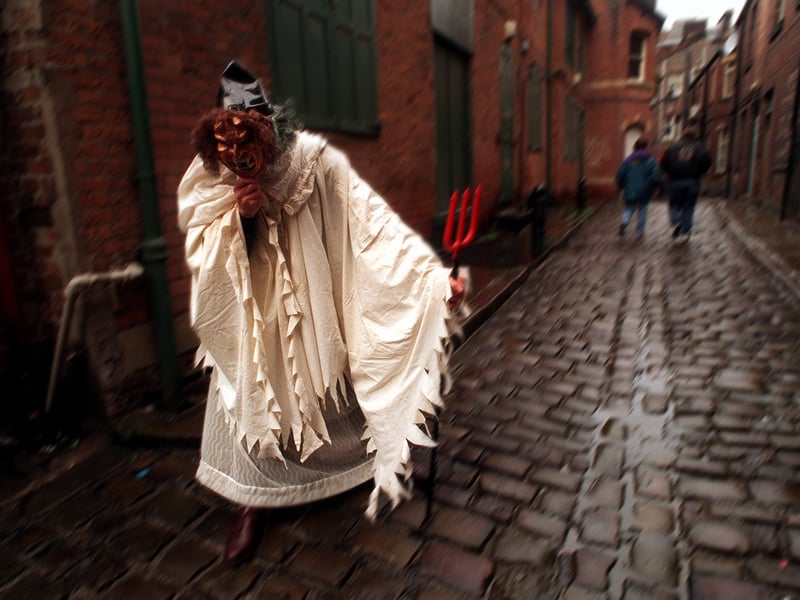 Ghostly goings on in Hirst's Yard. The haunting image of Woodbine Lizzie, alias 71-year-=old Michael Facer, who was one of the guides for the Leeds Ghosts Guided Walk. Pictured in  October 1996.