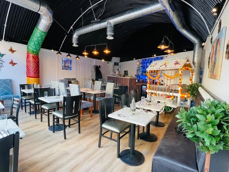 For those who want to move away from the traditional full English, Delhi Wala offers a vibrant Indian-inspired brunch. Visitors highly recommend the authentic flavours and "outstanding" street-food style dishes that offer a unique start to the day. 🍳88 Bishopgate St, Leeds LS1 4BB