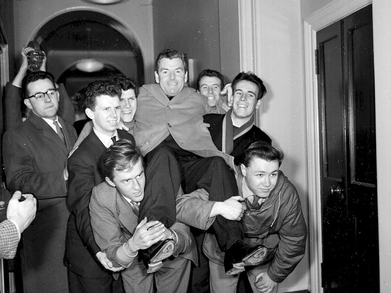 The film actor Kenneth More is kidnapped by Glasgow University students as part of their Charities Week in January 1960