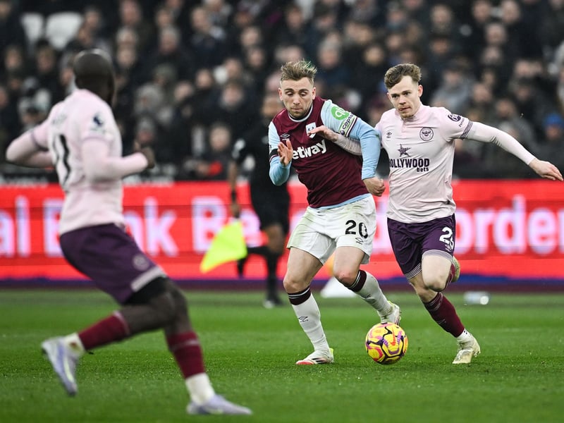 Suffered a hamstring injury during last month's game against Brighton. The full-back is expected to be out until after the international break.