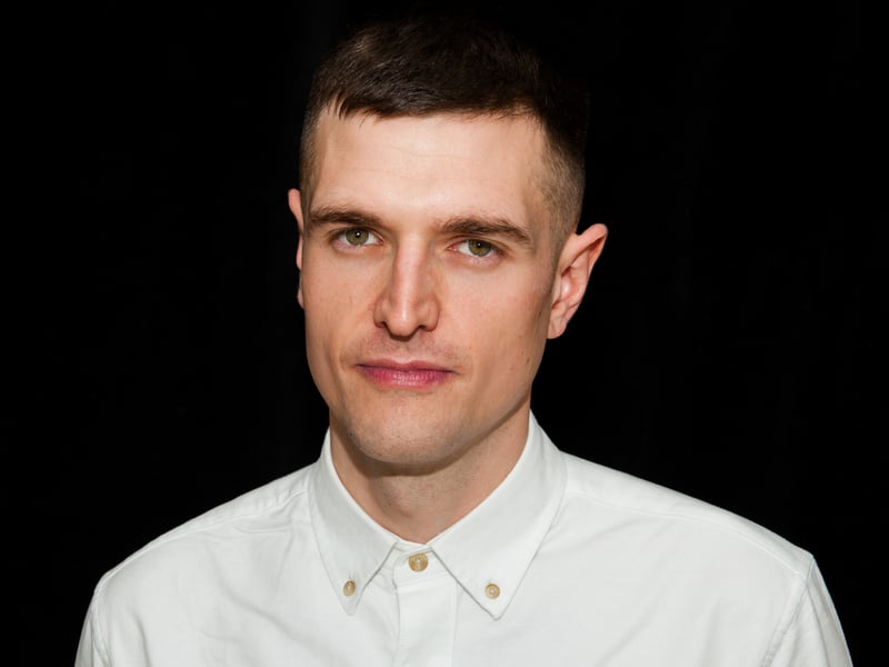 Raised in Lanarkshire, Graeme Armstrong will appear to discuss his highly anticipated upcoming novel Ravehaeart. Marking his first appearance at Paisley Book Festival since the digital pandemic edition of the event, The Young Team author said that he was “delighted” to return.