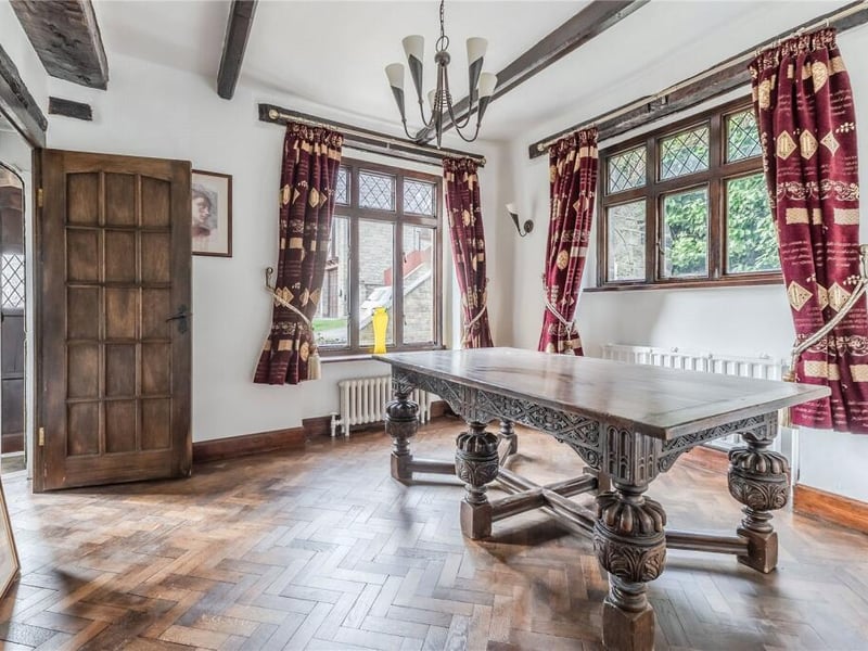 Dining room.