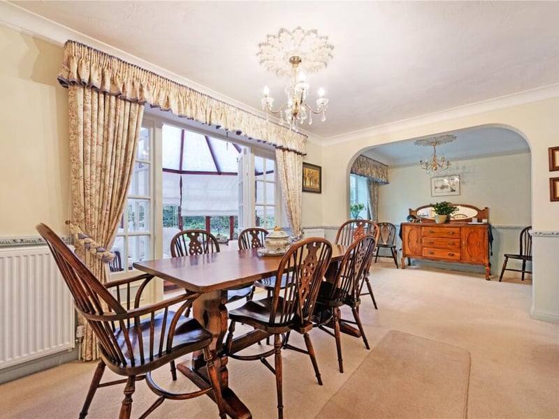 Dining room.