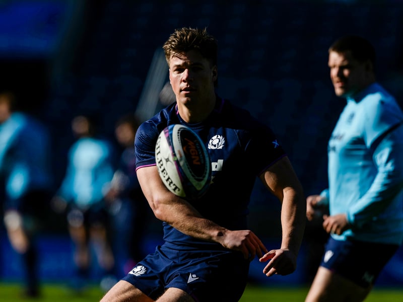 Didn't get on the try-scoring act but played his part in a rampant attack. Came off midway through the second half after picking up an injury. 7
