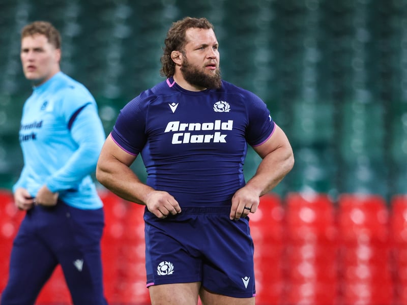 Burrowed his way over for Scotland's third try. Force to be reckoned with throughout. Made way for Sutherland. 8