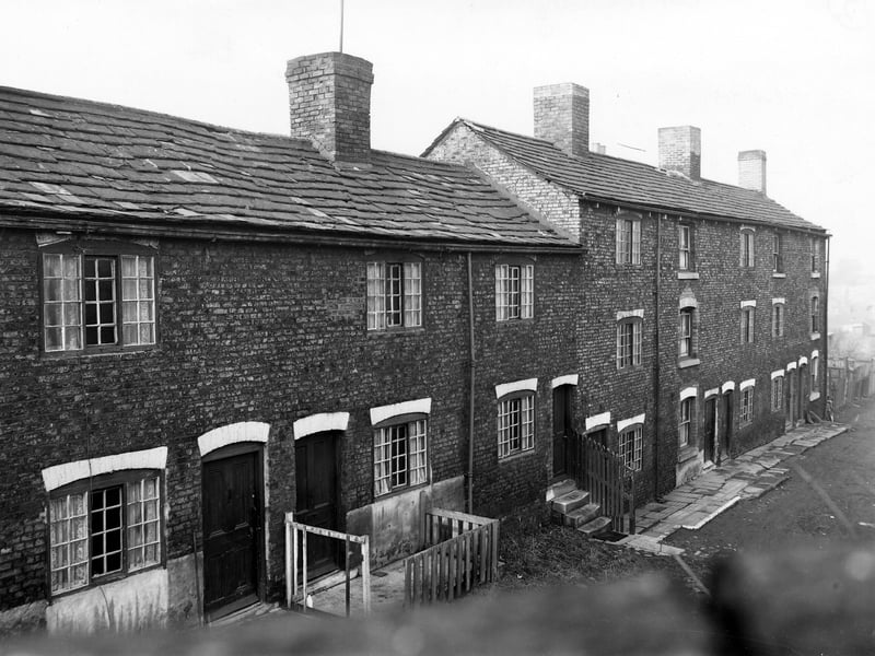 The hamlet was made up of three rows of around 24 cottages. The houses were unnumbered and up until the late 1950s had no electricity, gas or hot water. This row was made up of nine houses and may have been called Waterloo Row.