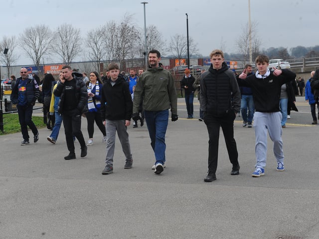 Leeds United v Norwich City FA Cup sixth round   08-03-2026 pic Steve RidingLeeds United fans arrive at the stadium