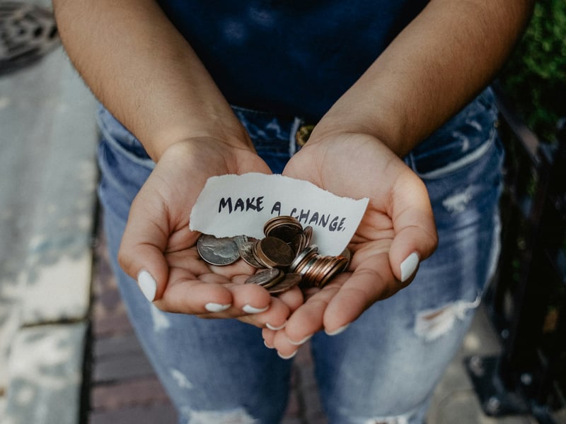 Not everyone said they would spend the money on themselves. Some suggested using it to help others instead. “Give it to a children’s charity so they can have a proper Easter bunny and eggs,” wrote Caroline Hair. Others suggested buying Easter eggs for care homes, food for the homeless, or even handing out £1 burgers to people in need. One commenter, Angi Robb, wrote: “Buy 50 £1 burgers and give them to the homeless, then spend my own money in the RNLI shop and feel good for the day.”