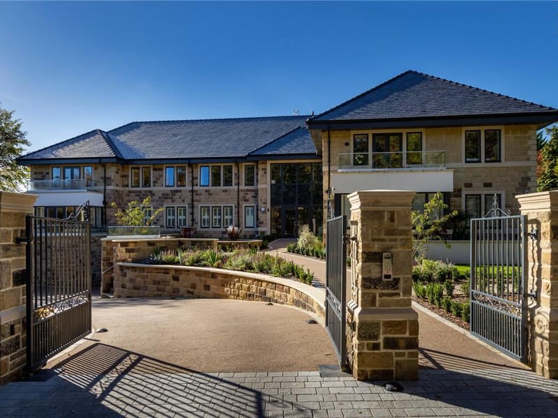 A luxury three-bedroom duplex apartment within the exclusive Silver Gates development, providing more than 2,300 sq ft of contemporary living. The property features open-plan interiors, four balconies and secure gated parking.