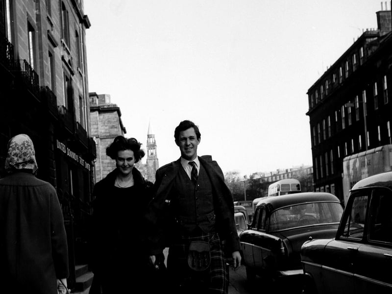 Actor John Toye and his wife Sheila Ward after their wedding in Haymarket Registry Office in October 1962.