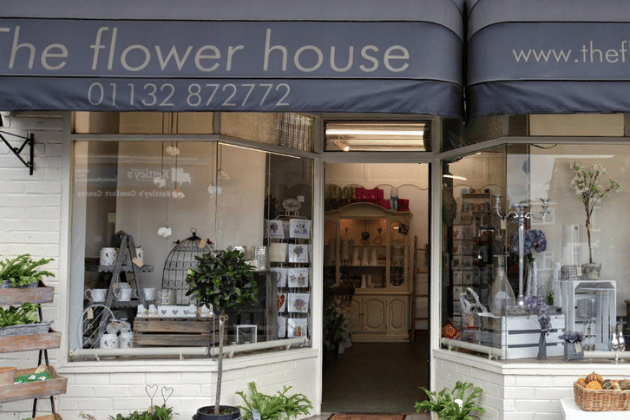 A powerhouse in Garforth for luxury floral design. Their 'Hat Box' arrangements are a Mother's Day speciality, offering a touch of luxury without supermarket plastic wrap. 💐 62b Main Street, Garforth, Leeds LS25 1AA