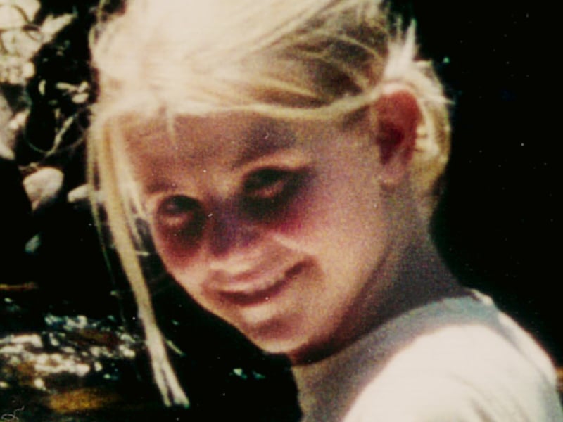 In 2002, 14 year-old Elizabeth Smart was abducted from her bedroom in Salt Lake City, Utah, igniting one of the most intense missing-person cases in American history. Now, more than 20 years on, in her own words Smart shares the truth of what happened to her in Kidnapped: Elizabeth Smart.