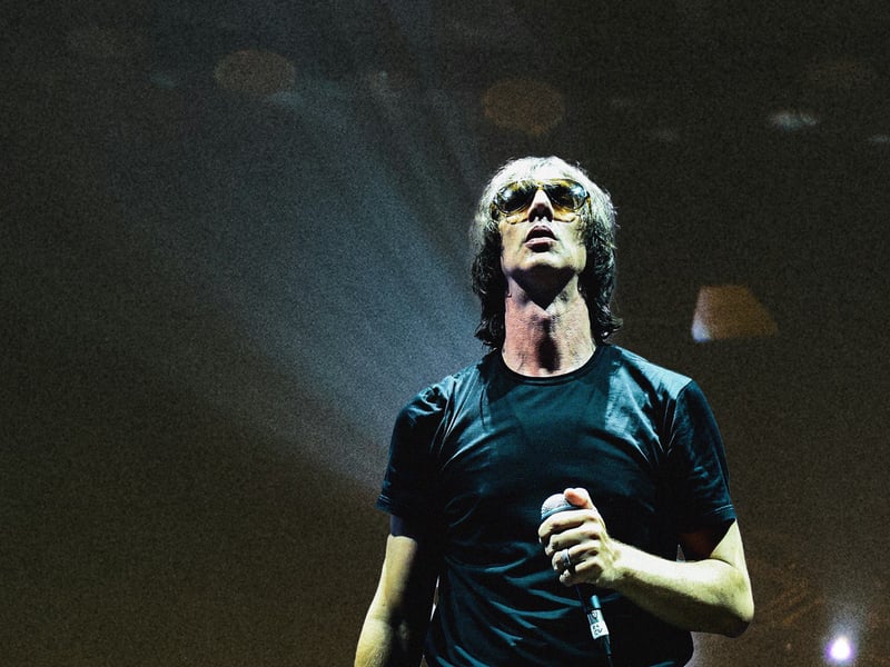 The legendary Verve frontman and Britpop icon performs his greatest hits for a massive arena crowd. 🎫 First Direct Arena, Arena Way, Leeds LS2 8BY