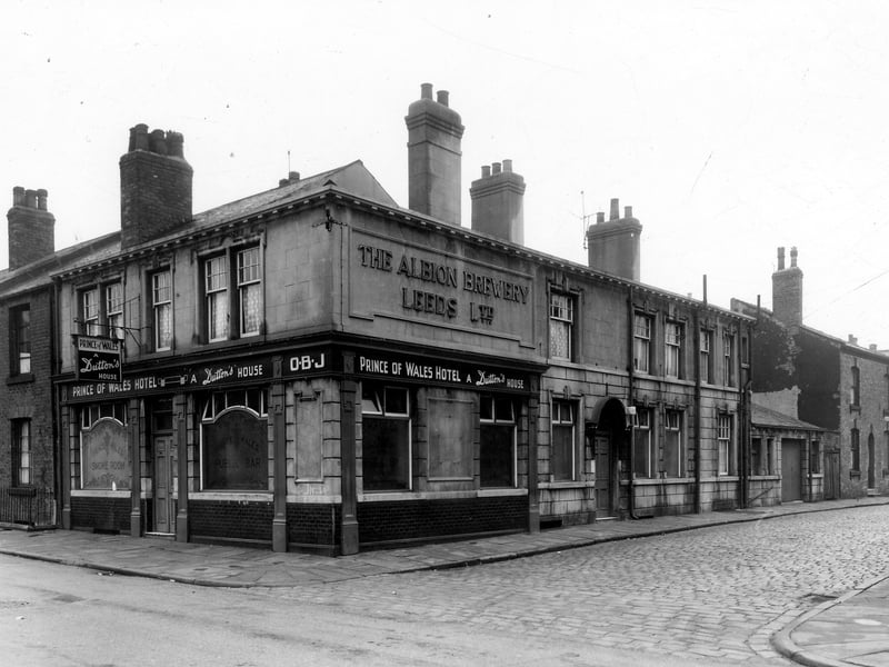The Prince of Wales Hotel at the corner with Wordsworth Street to the left and Gibbs Street on the right. Pictured in November 1959.
